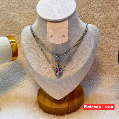 Vínculo Eterno® – Set de 2 Collares Corazón & Espada en Acero Inoxidable Premium